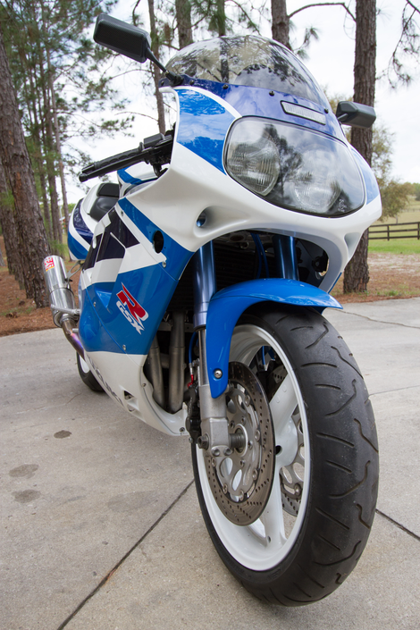 Illustration for article titled Get Your Hands On An Early Suzuki GSX-R While You Still Can